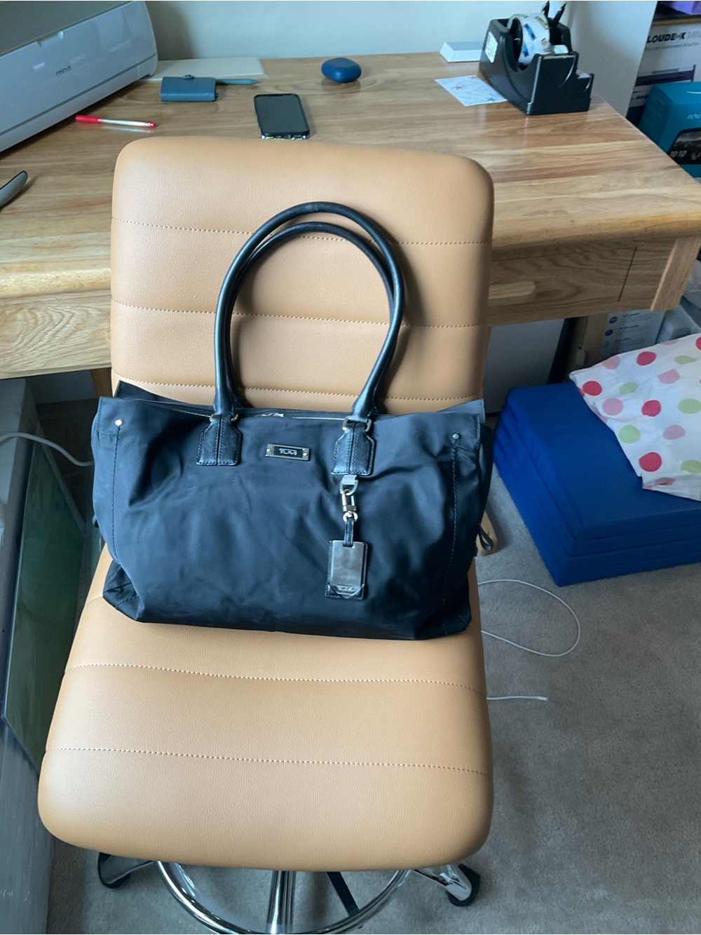 Tumi Black Nylon Tote with Leather Handles and Tag - Picture 5 of 12